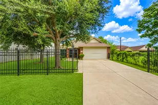 8645 Rinn St, Houston, TX 77078 - Photo 43
