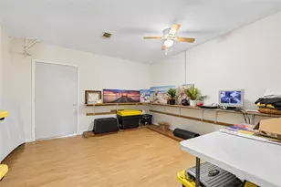 8645 Rinn St, Houston, TX 77078 - Photo 23