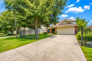 8645 Rinn St, Houston, TX 77078 - Photo 43