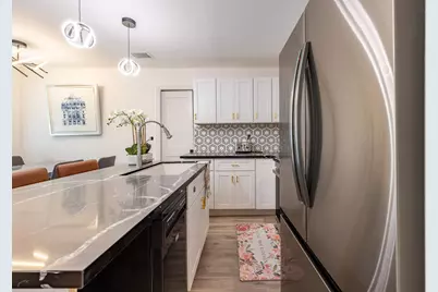 4805 Southwind Street, Houston, TX 77033 - Photo 9