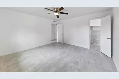 1312 W Adoue Street #7, Alvin, TX 77511 - Photo 5