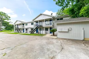 1312 W Adoue St, Alvin, TX 77511 - Photo 7