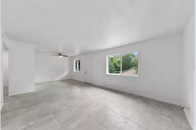 1312 W Adoue Street #7, Alvin, TX 77511 - Photo 3