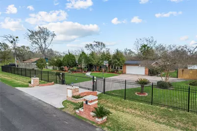 505 S Burnett Drive, Baytown, TX 77520 - Photo 3