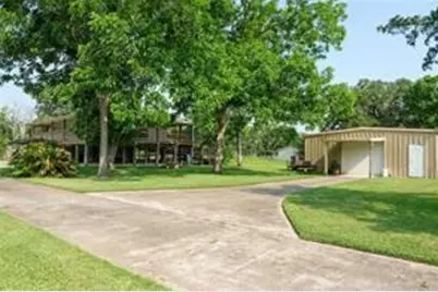915 Live Oak Drive, Jones Creek, TX 77541 - Photo 9