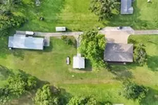 915 Live Oak Dr, Jones Creek, TX 77541 - Photo 13