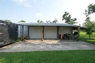 915 Live Oak Dr, Jones Creek, TX 77541 - Photo 7