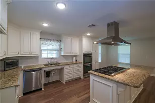 915 Live Oak Dr, Jones Creek, TX 77541 - Photo 27