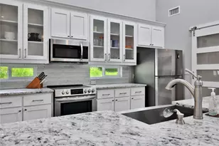 70 N Royale Greens Dr, Coldspring, TX 77331 - Photo 5