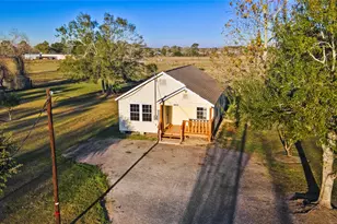 14202 Susie Ln, Alvin, TX 77511 - Photo 19