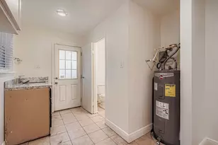 1411 Neptune Ln, Houston, TX 77062 - Photo 9