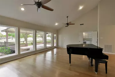 20 Golfview Manor Road, Huntsville, TX 77340 - Photo 13