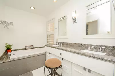 9518 Bayou Brook Street, Houston, TX 77063 - Photo 17