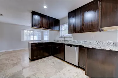 2706 Williamsburg Drive, Dickinson, TX 77539 - Photo 9