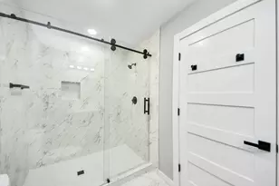 1218 Des Jardines St, Houston, TX 77023 - Photo 11