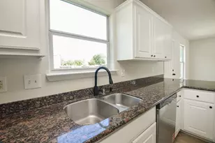 3906 Hollow Cove Ln, Richmond, TX 77469 - Photo 11