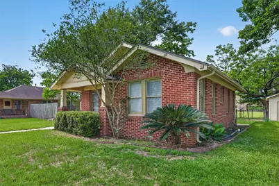 231 Lakeview Drive, Sugar Land, TX 77498 - Photo 3