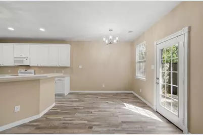 30 Blue Creek Place, The Woodlands, TX 77382 - Photo 9