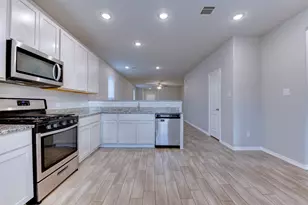 24803 Russet Bluff Trl, Houston, TX 77336 - Photo 11