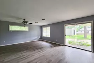 1102 Avenue C, Sweeny, TX 77480 - Photo 11