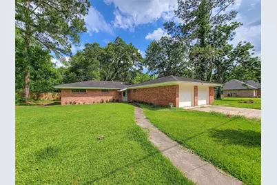 1102 Avenue C, Sweeny, TX 77480 - Photo 1