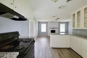 1102 Avenue C, Sweeny, TX 77480 - Photo 5