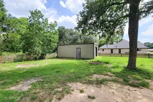 1102 Avenue C, Sweeny, TX 77480 - Photo 25