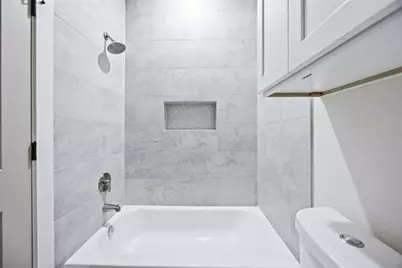 5222 Gold Street #B, Houston, TX 77026 - Photo 11