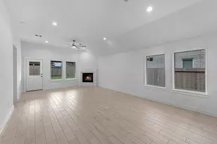 814 Orchard Vale Rd, Rosharon, TX 77583 - Photo 5