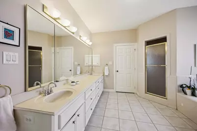4413 Darsey Street, Bellaire, TX 77401 - Photo 13