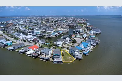135 Isles End Road, Tiki Island, TX 77554 - Photo 7
