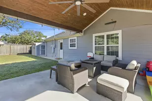 1915 8th St, Hempstead, TX 77445 - Photo 21