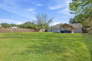 1915 8th St, Hempstead, TX 77445 - Photo 23