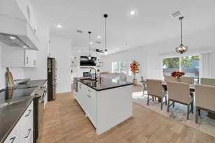 212 S Lobit St, La Porte, TX 77571 - Photo 15