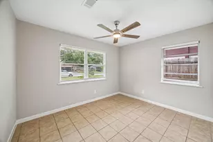 626 Sulphur St, Houston, TX 77034 - Photo 9