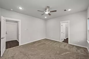 117 Sun City Ln, Conroe, TX 77304 - Photo 15