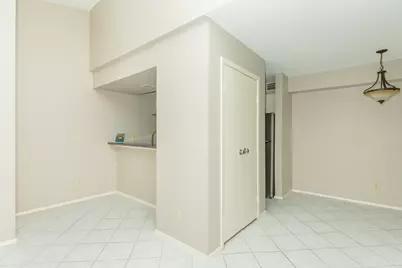 7128 N Holiday Drive, Galveston, TX 77550 - Photo 13