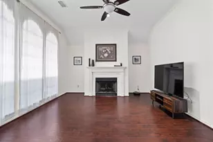 11411 Oak Lake Ridge Ct, Sugar Land, TX 77498 - Photo 9