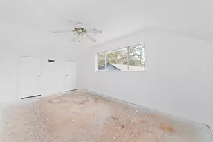 7919 Twin Hills Dr, Houston, TX 77071 - Photo 15