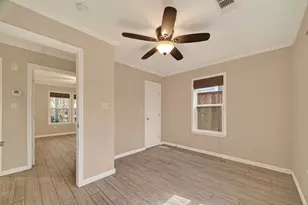 5721 Sylvia Dr, Galveston, TX 77551 - Photo 13