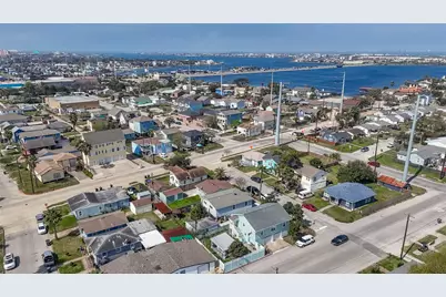 5721 Sylvia Drive, Galveston, TX 77551 - Photo 31