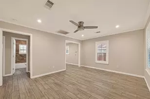 5721 Sylvia Dr, Galveston, TX 77551 - Photo 5