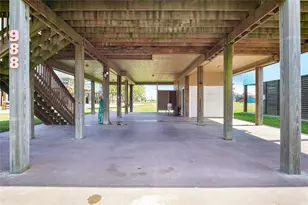 988 Gulf Rd, Crystal Beach, TX 77650 - Photo 33