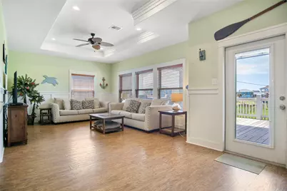 988 Gulf Road, Crystal Beach, TX 77650 - Photo 5