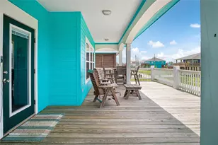 988 Gulf Rd, Crystal Beach, TX 77650 - Photo 3