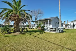 436 9th St, San Leon, TX 77539 - Photo 1