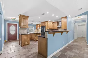 2319 Grindstone Ln, Sugar Land, TX 77498 - Photo 5