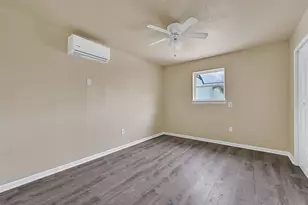 2324 Ave P, Galveston, TX 77550 - Photo 15