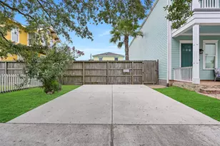 2324 Ave P, Galveston, TX 77550 - Photo 21