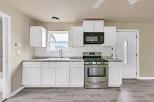 2324 Ave P, Galveston, TX 77550 - Photo 3